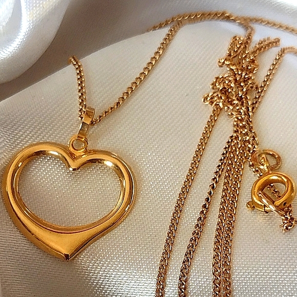 Gold--Real Solid Gold Jewelry - 18KT Gold 🪙 Heart .5" .25gms Mother Daughter (2) Available Sold Separately